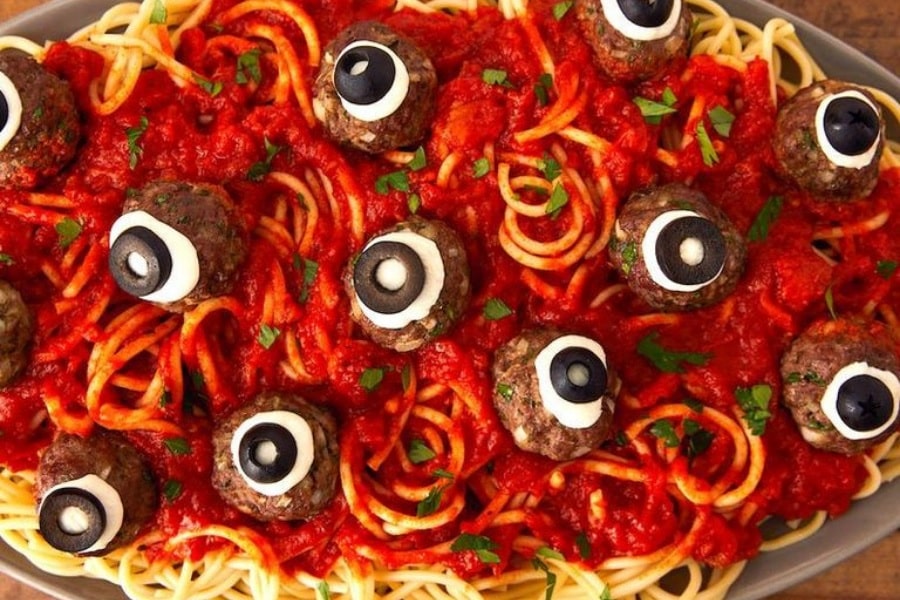 mon-an-halloween-4 Pasta bò viên ma quái