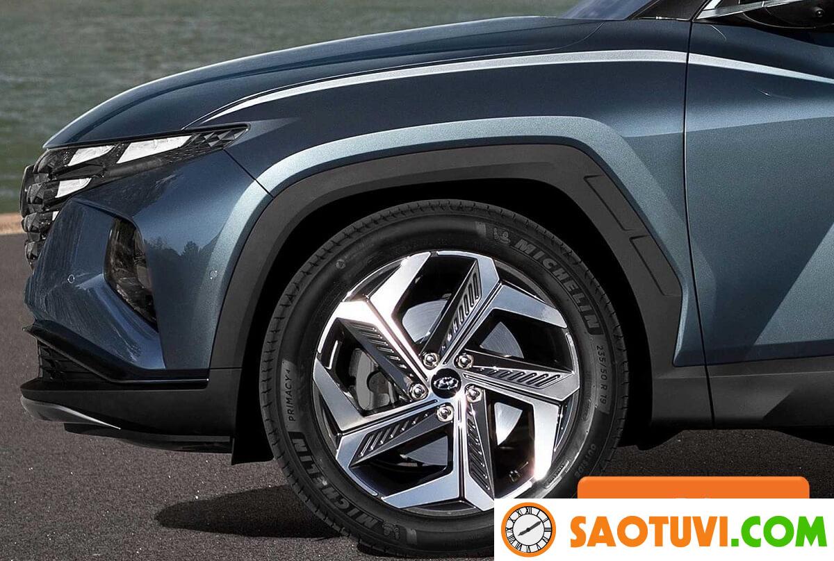 Tìm mua Huyndai Tucson 2021 ở đâu uy tín? Hyundai Tucson 2.0 MPI bản tiêu chuẩn được bán với giá khoảng 799 triệu đồng.