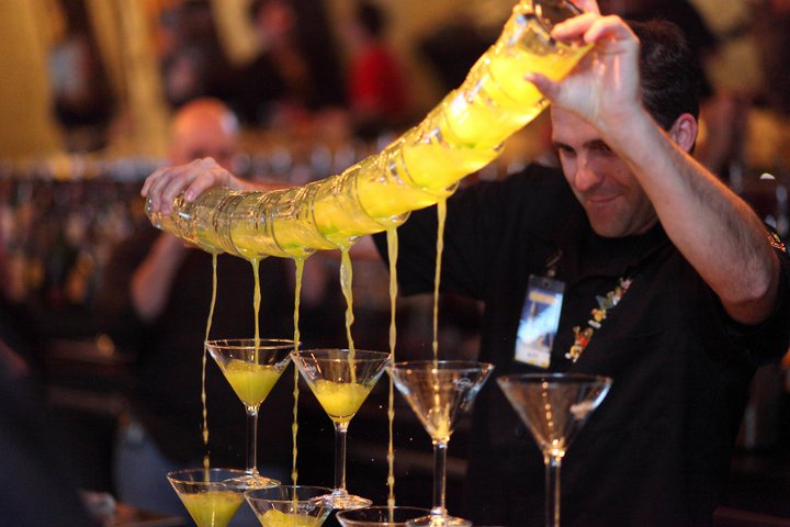 nghe-pha-che-03 cách làm cocktail