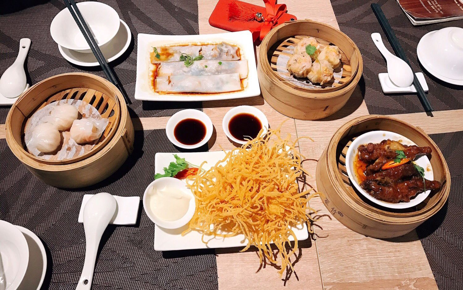 nha-hang-trung-quoc-4 Dimsum Corner Trung Hòa