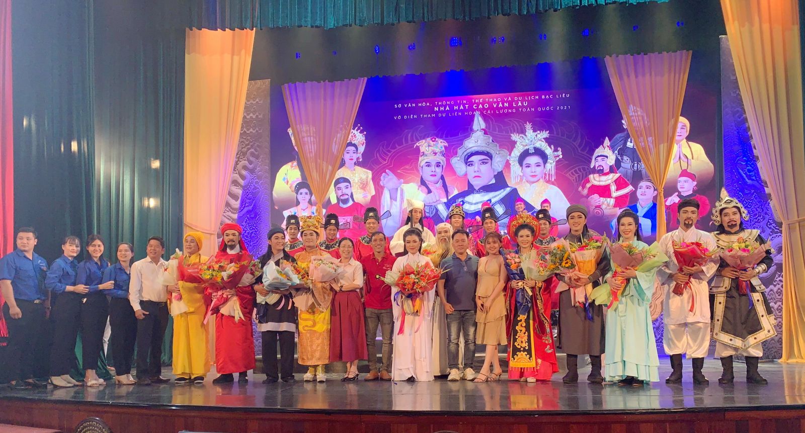 nha-hat-cao-van-lau-5 nha-hat-cao-van-lau-5