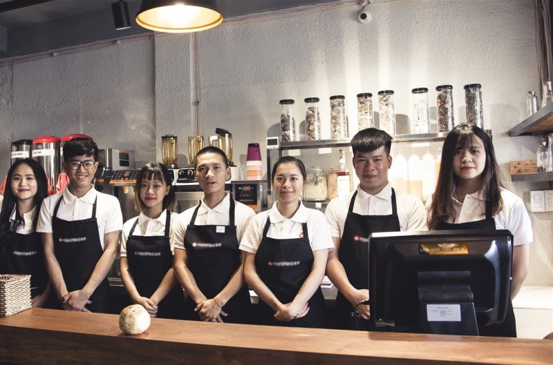 nhan-vien-quan-cafe-1 Tuyển nhân viên kinh doanh quán cafe