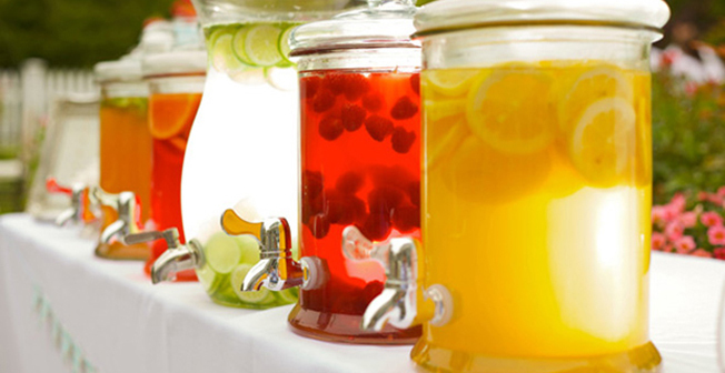 nuoc-uong-giai-nhiet-mua-he-1 Ý tưởng kinh doanh nước uống giải khát mùa hè với trái cây ngâm
