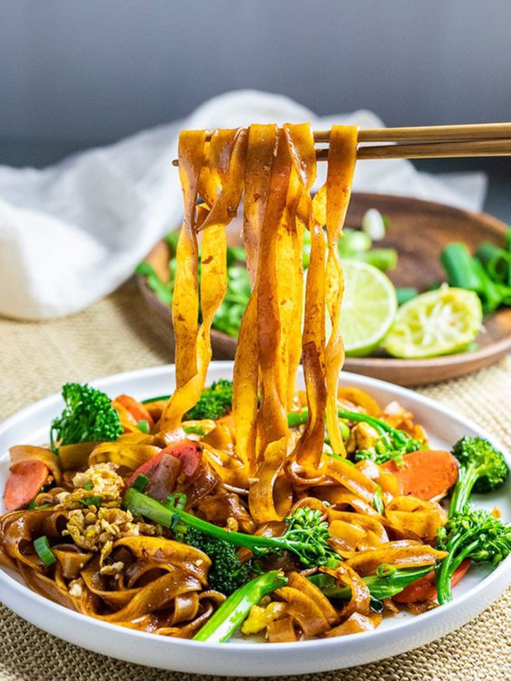 pad-thai-thom-ngon-dinh-duong-ban-co-the-tu-lam-o-nha pad-thai-thom-ngon-dinh-duong-ban-co-the-tu-lam-o-nha