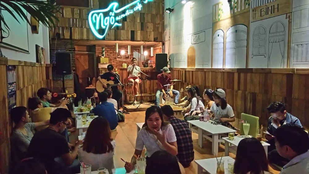phong-cach-cafe-acoustic phong cách mô hình cafe acoustic giản dị đời thường