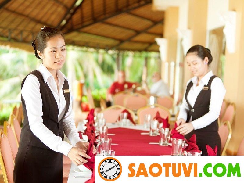 5 Bí kíp phục vụ quán ăn "thôi miên" khách hàng cực chất không thể bỏ lỡ Nụ cười - vũ khí tối thượng của nhân viên phục vụ