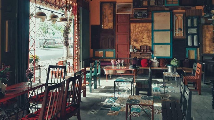 quan-cafe-phong-cach-vintage-1 Lựa chọn màu sắc decor