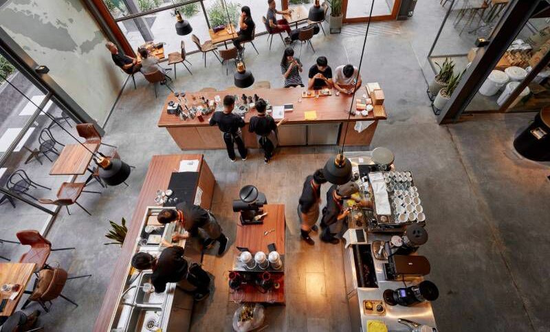 quan-ly-quan-cafe-e1596685782785-1 cách thu hút khách hàng đến nhà hàng nhanh nhất