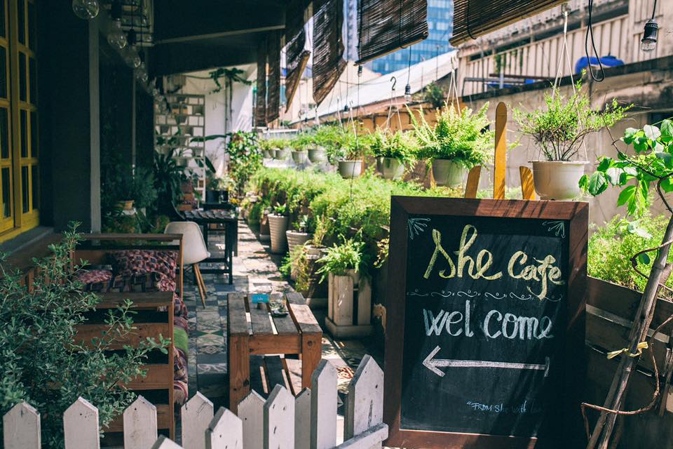 10 bài học kinh doanh nhớ đời khi mở quán cafe nhỏ