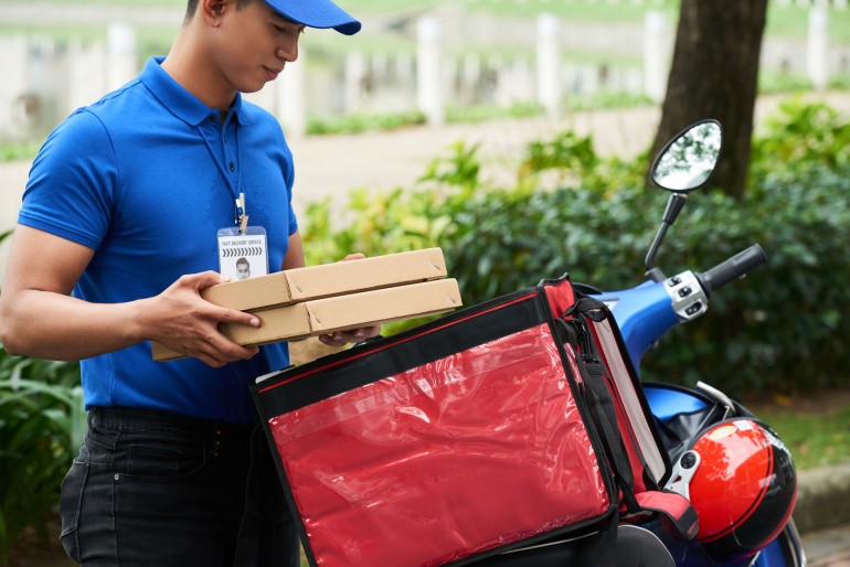 Nên chọn dịch vụ giao hàng nội thành nào khi bán hàng online?