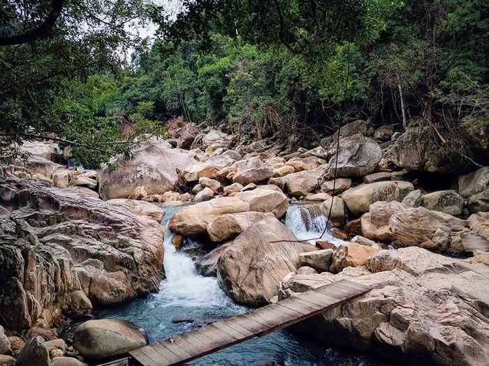 Suối Đá Giăng Nha Trang – Điểm đến tránh nóng lý tưởng giữa ngày hè oi bức