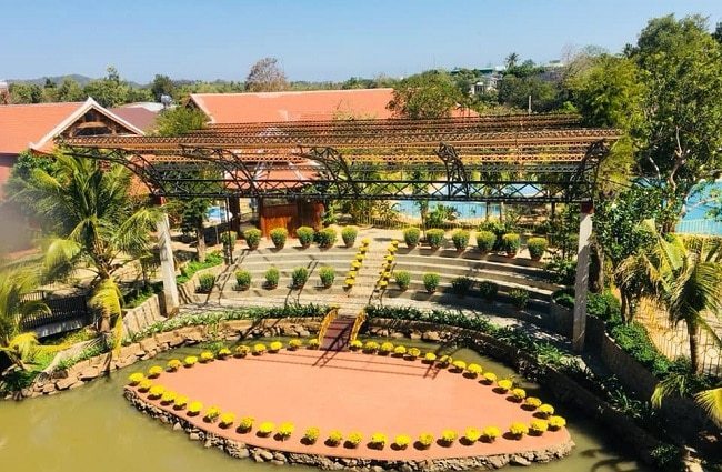 suoi-ong-3-min Phong cảnh khu du lịch suối Ong