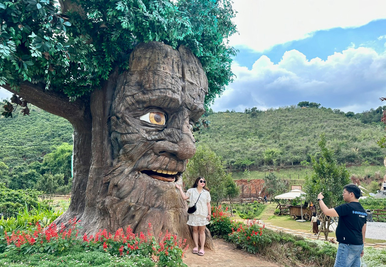 t8_01_4_20240508204925 Mô hình Thần Rừng ở God Valley Đà Lạt