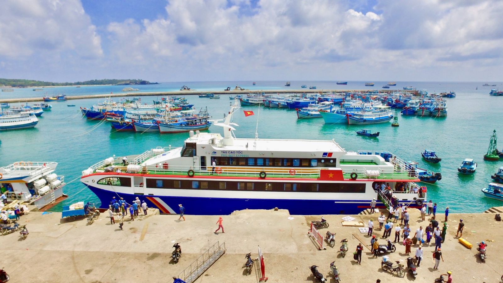 tau-phu-quy-express đặt vé tàu phú quý - chi phí du lịch phú quý