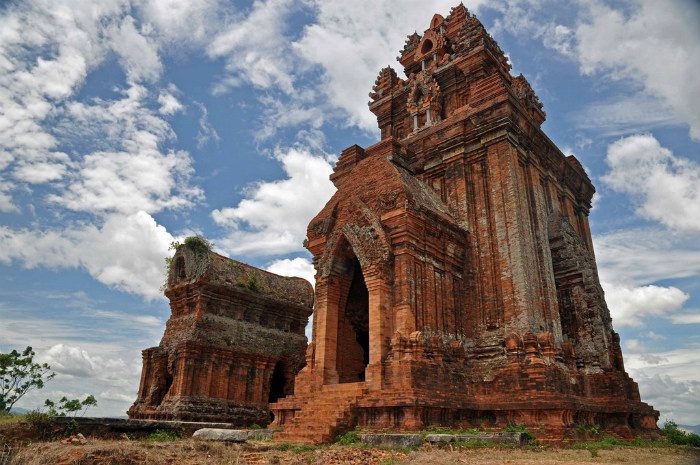 thap-banh-it-4 tháp chính