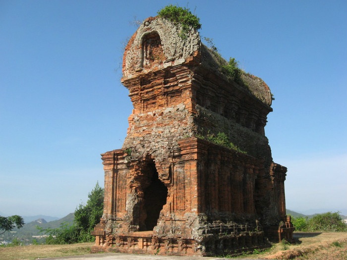 thap-banh-it-5 tháp yên ngựa