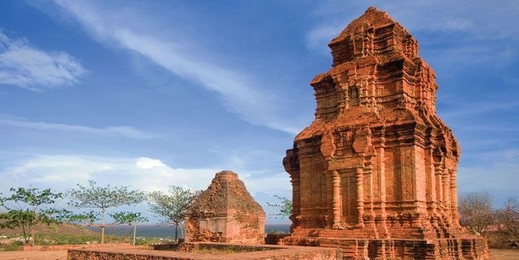 thap-chinh-tai-thap-cham-poshanu-phan-thiet-4
