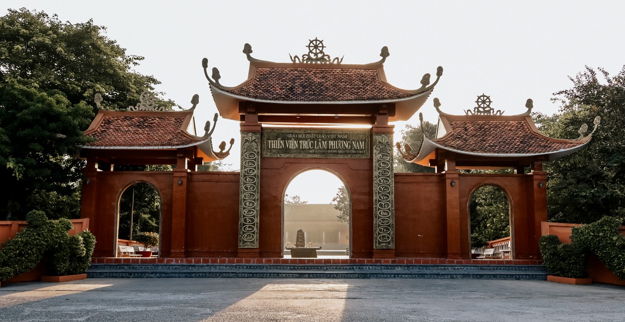 Thiền Viện Trúc Lâm Phương Nam: Điểm đến du lịch tâm linh nổi tiếng ở miền Tây
