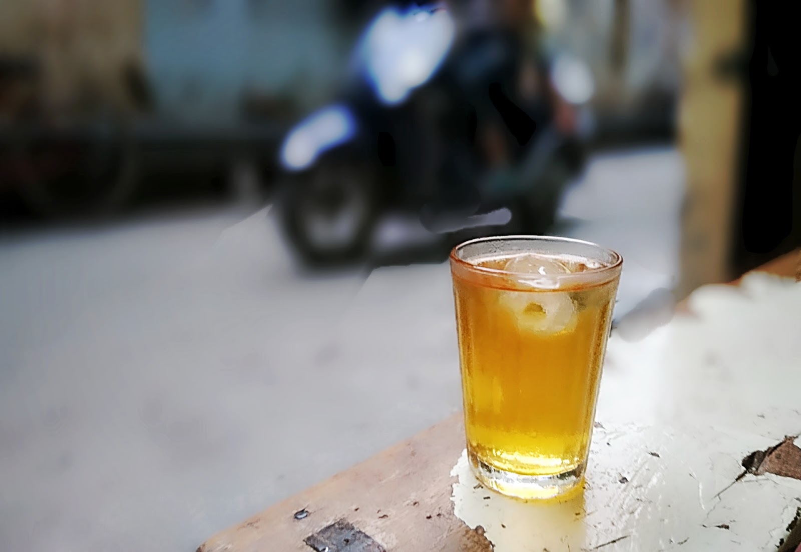 tinh-phi-tra-da-nha-hang tính phí trà đá khiến khách hàng khó chịu