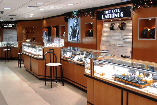 trang-tri-cua-hang-kinh-doanh-trang-suc-net-quyen-ru-kho-cuong-lai-2 Trang trí cửa hàng kinh doanh trang sức – nét quyến rũ khó cưỡng lại 2