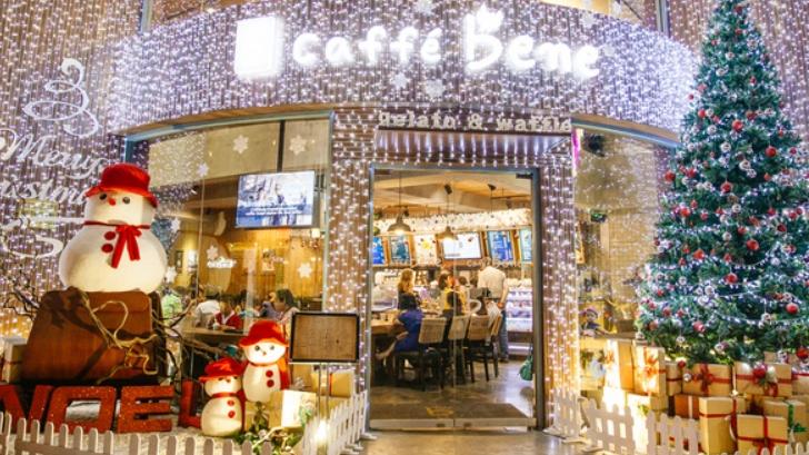 11 cách trang trí Noel quán cafe, nhà hàng, quán ăn đơn giản bắt mắt