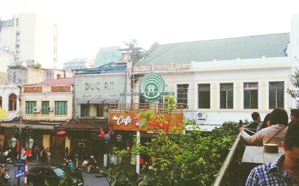 trang-tri-thiet-ke-quan-cafe-3 thiết kế quán cafe có ban công