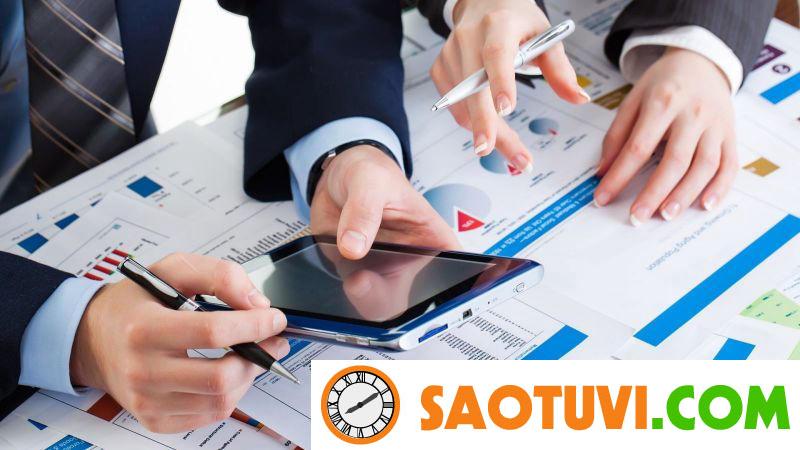 Trung gian marketing là gì? Vai trò và ví dụ về trung gian Marketing Trung gian hỗ trợ nghiên cứu thị trường và đề ra các chiến lược hiệu quả