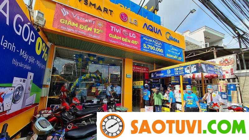 Trung gian marketing là gì? Vai trò và ví dụ về trung gian Marketing Ví dụ về điện máy XANH hỗ trợ quảng quá sản phẩm cho các hãng phân phối - Nguồn: điện máy XANH