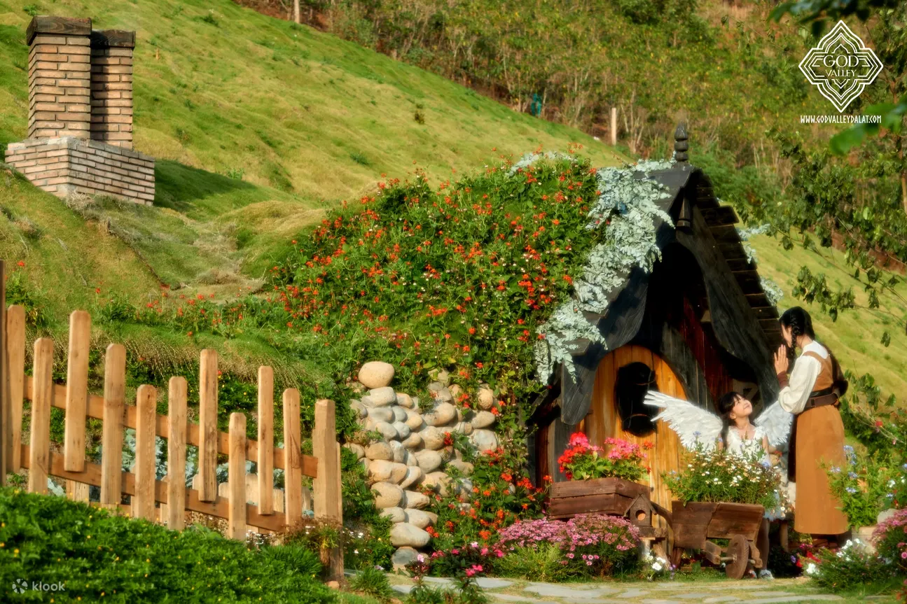 vc3a9thunglc5a9ngcc3a1cve1bb8bthe1baa7ne1bb9fc490c3a0le1baa1t Làng Hobbit tại God Valley