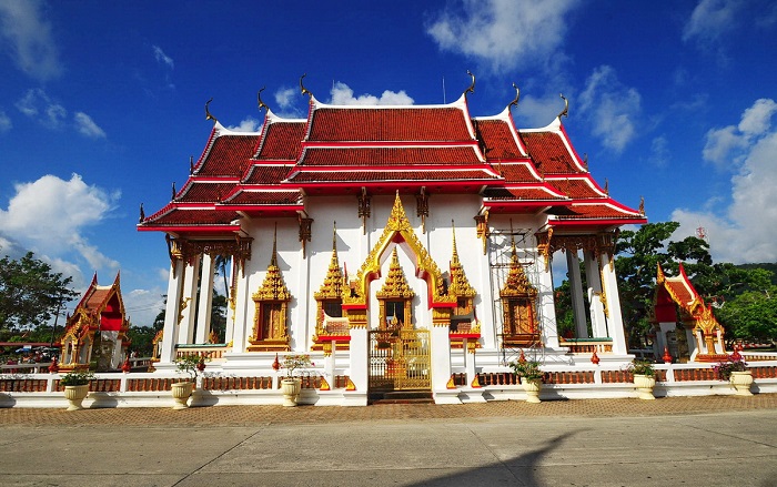 Khám phá vẻ đẹp linh thiêng của chùa Wat Chalong trên hòn đảo Phuket