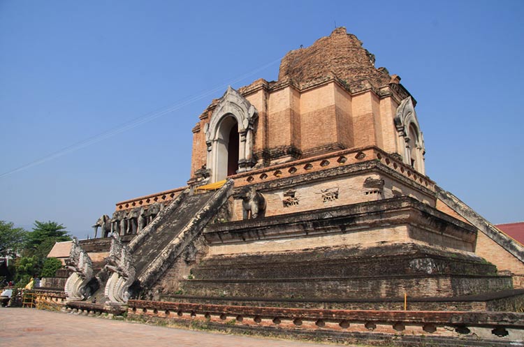 wat-chedi-luang-2 lịch sử hình thành chùa wat chedi luang