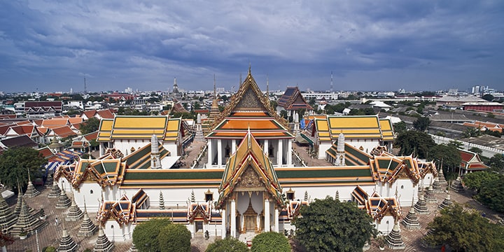 wat-pho-voi-mau-trang-la-chu-dao-tao-nen-diem-noi-bat-cho-ngoi-chua wat-pho-voi-mau-trang-la-chu-dao-tao-nen-diem-noi-bat-cho-ngoi-chua