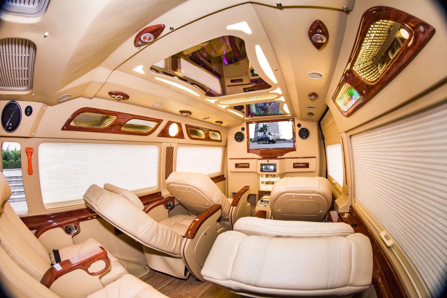 xe-limousine-di-sapa-5