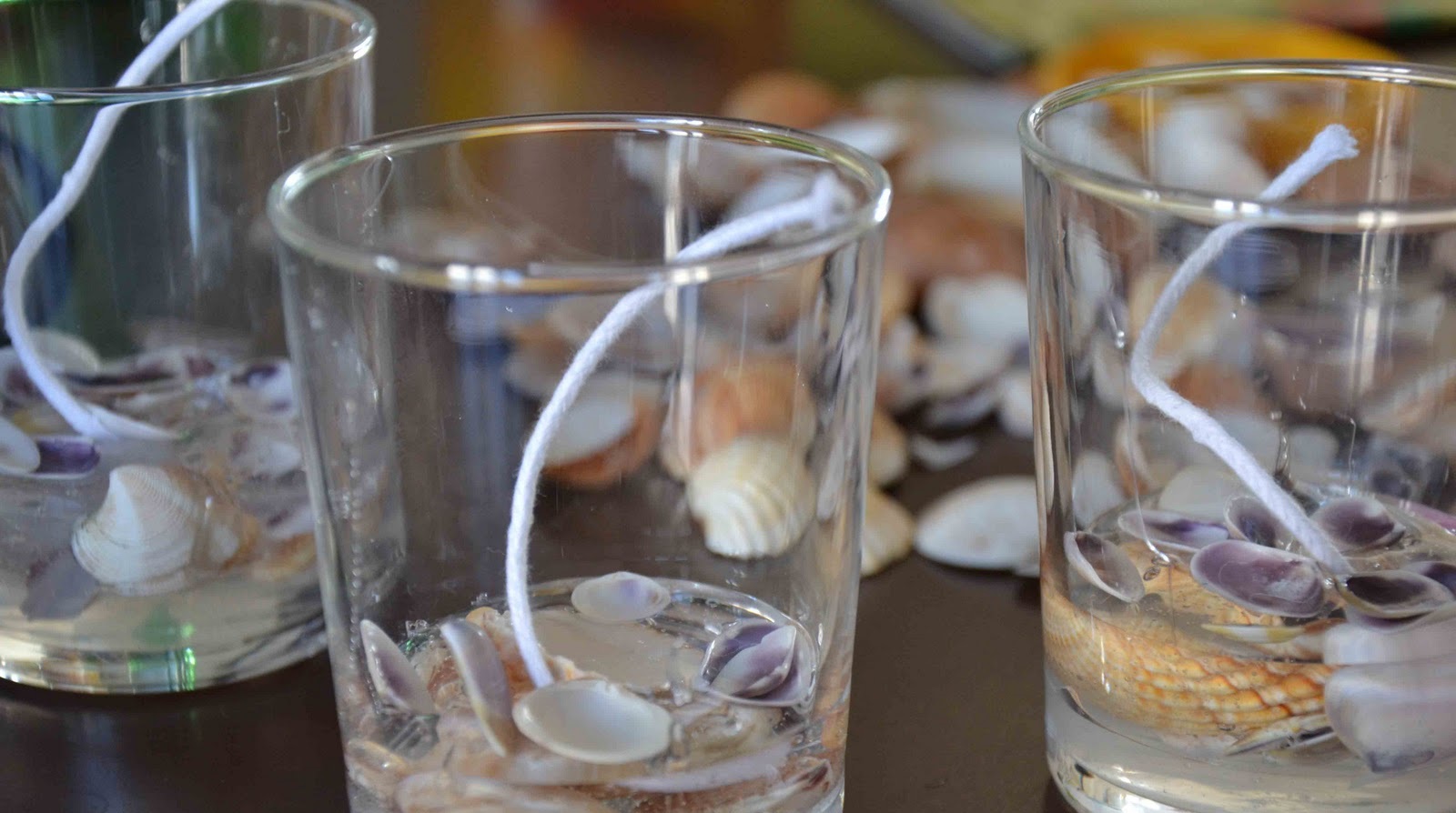 y-tuong-lam-do-handmade-14 Những cốc nến thơm handmade được làm khá đơn giản