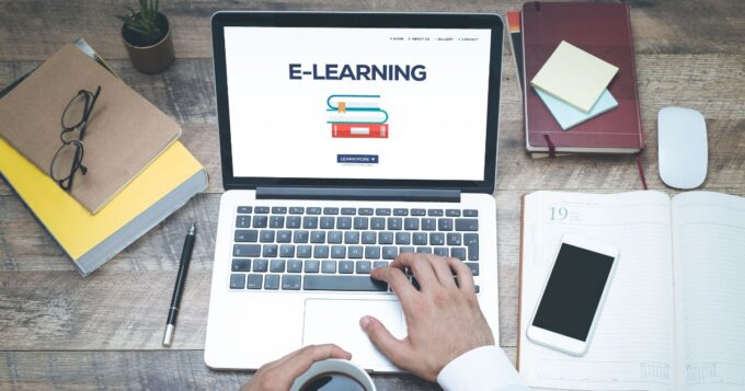 E-learning là gì? Định nghĩa, lợi ích và ứng dụng thực tế